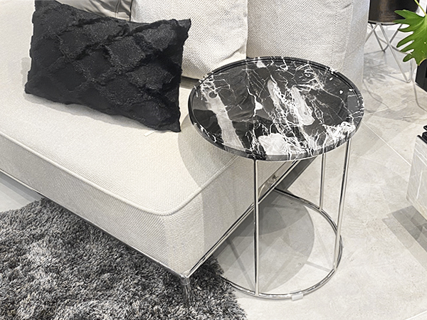 オーバル型サイドテーブル ブラック・ホワイト大理石模様 熾烈 