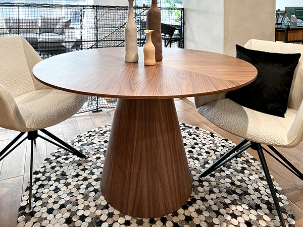 インテリアのアクセントに最適なセンターテーブル 大理石調 遡る 