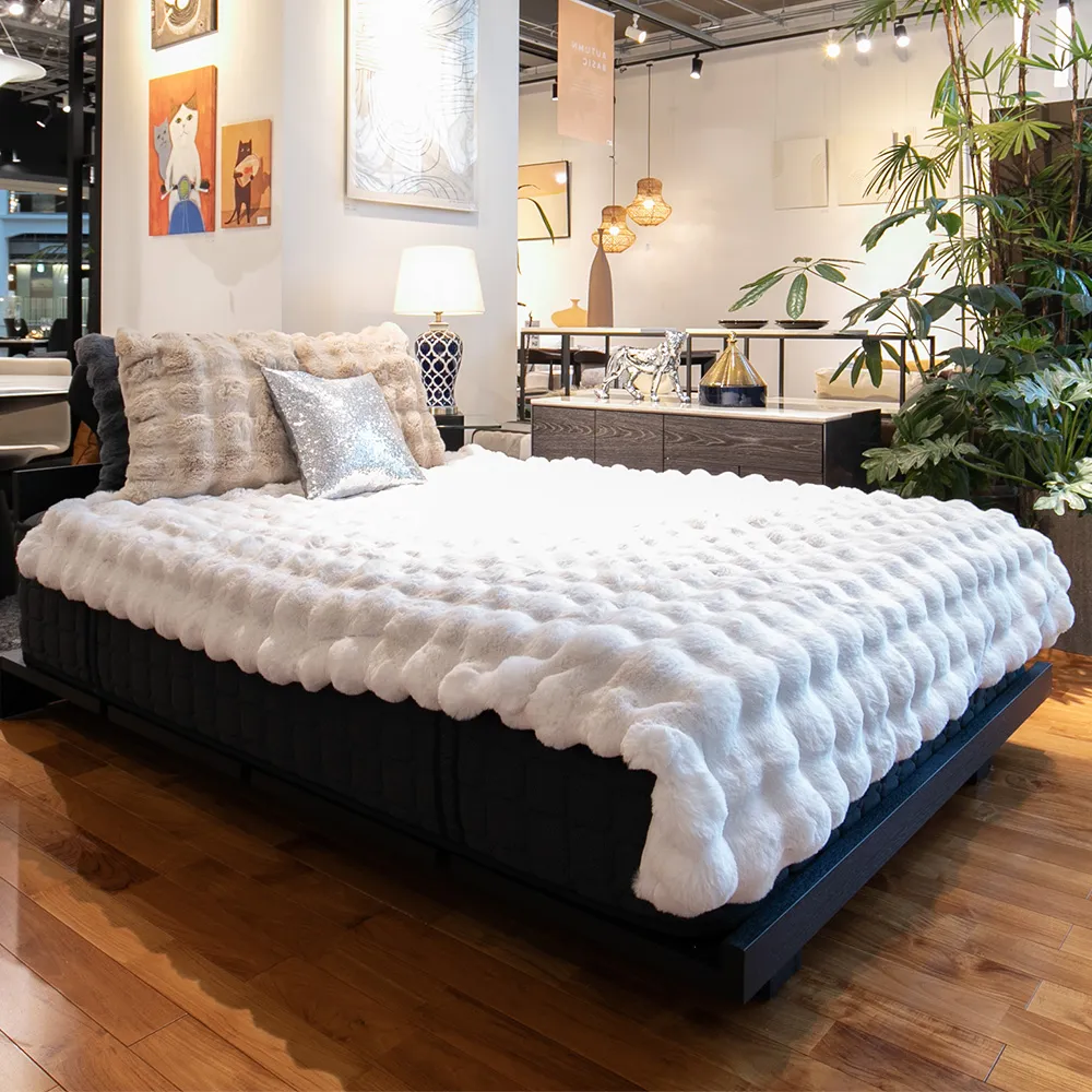 VAULTROOM LIVING BLANKET