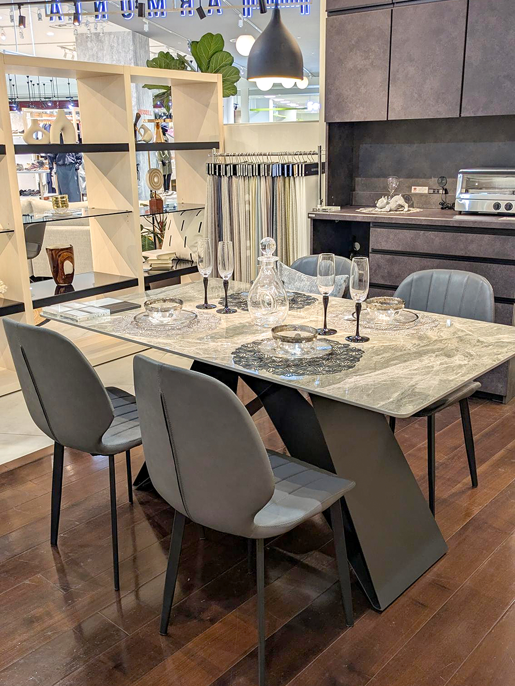 volta　 イタリア語で時間を意味する言葉。 高級感漂うセラミック、…