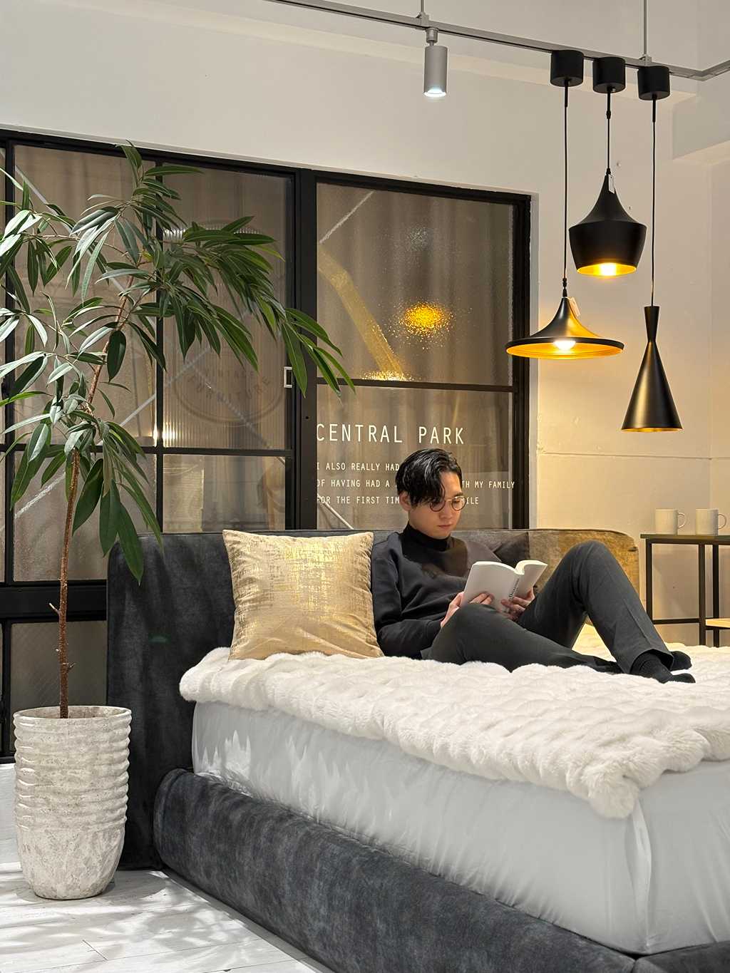 ソファの様にくつろげるべッド。