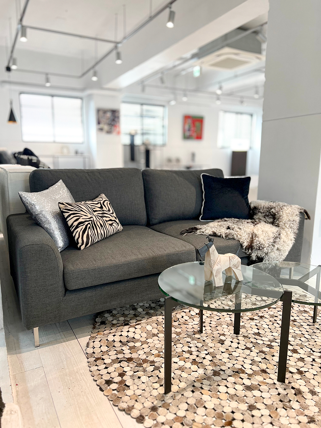 アーバンデザインのコンパクトソファ