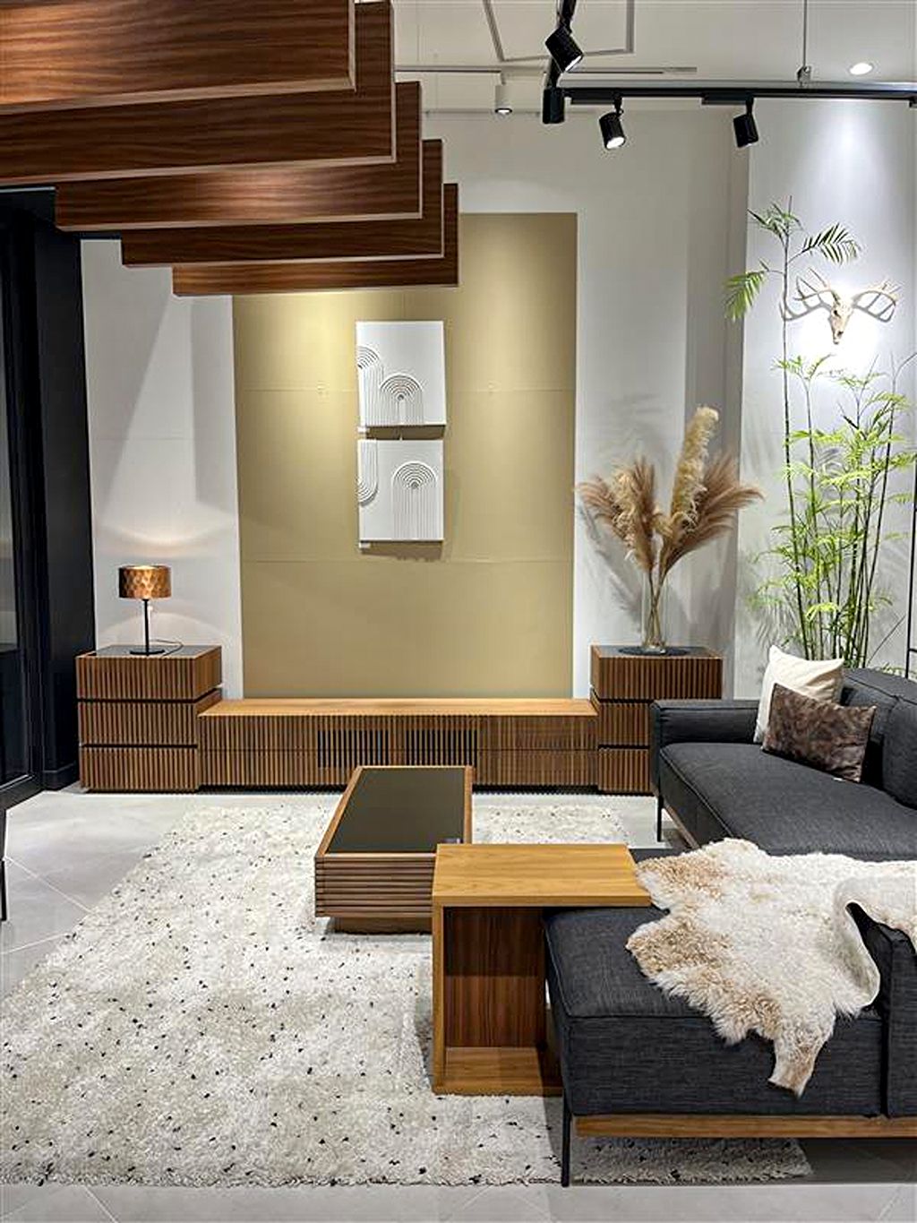 秋のウォールナット系コーディネートをご紹介