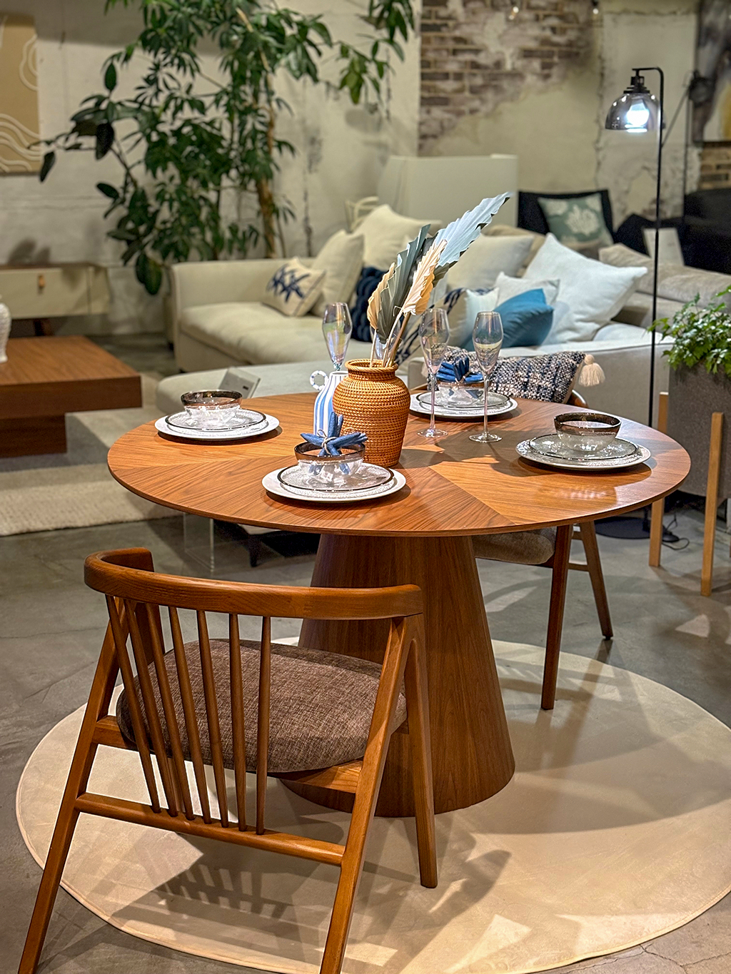 オブジェの様に彩るダイニング