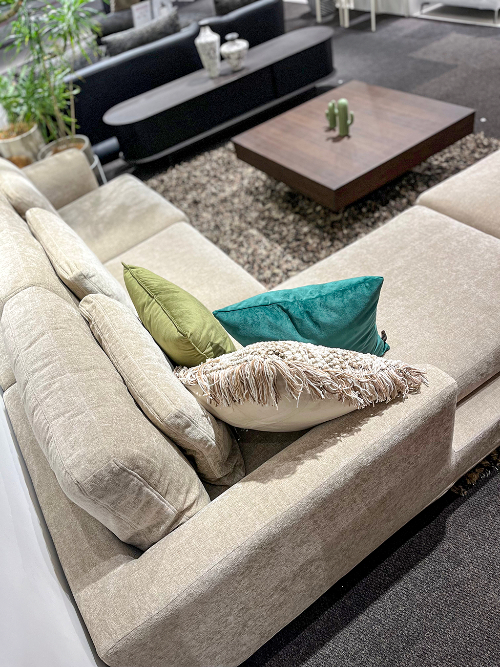 人気ソファ：NUBEのコーディネート