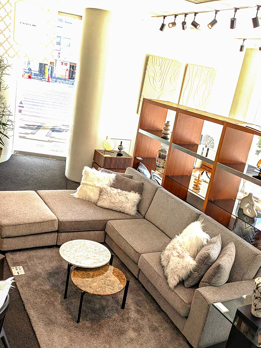 カウチソファの代名詞的な存在の『Gravedona』。 重厚感のあるデ…