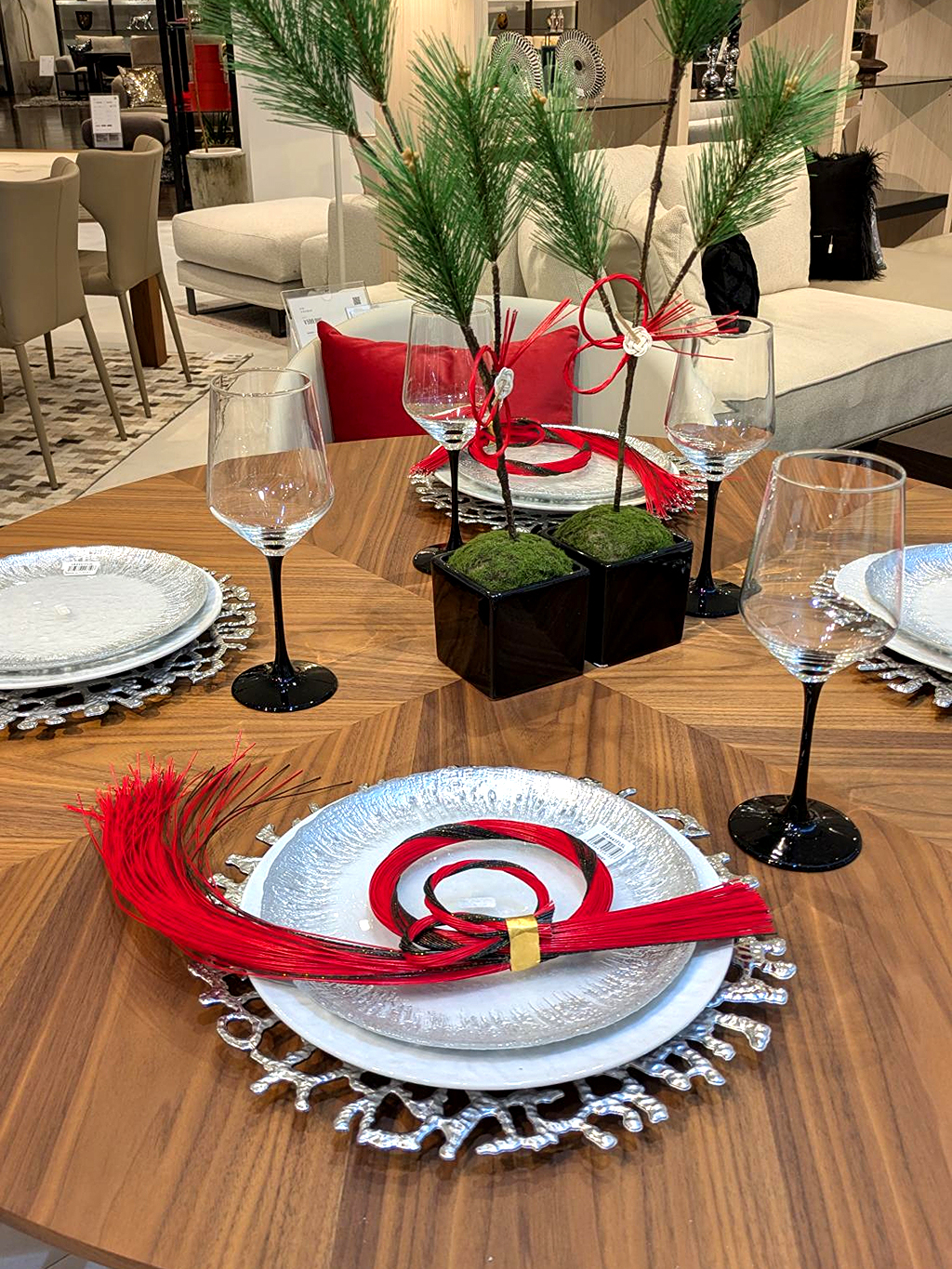 『テーブルコーディネート　お正月編』 イタリアンモダンがコンセプトのA…