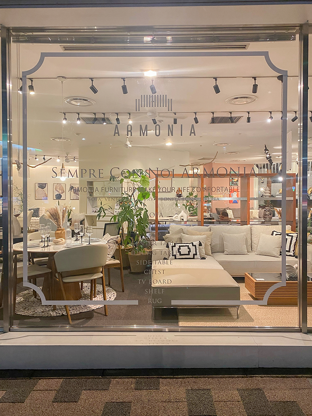 家具の模様替えを行いました！ モダン×モロッカンテイストを基調としたデ…