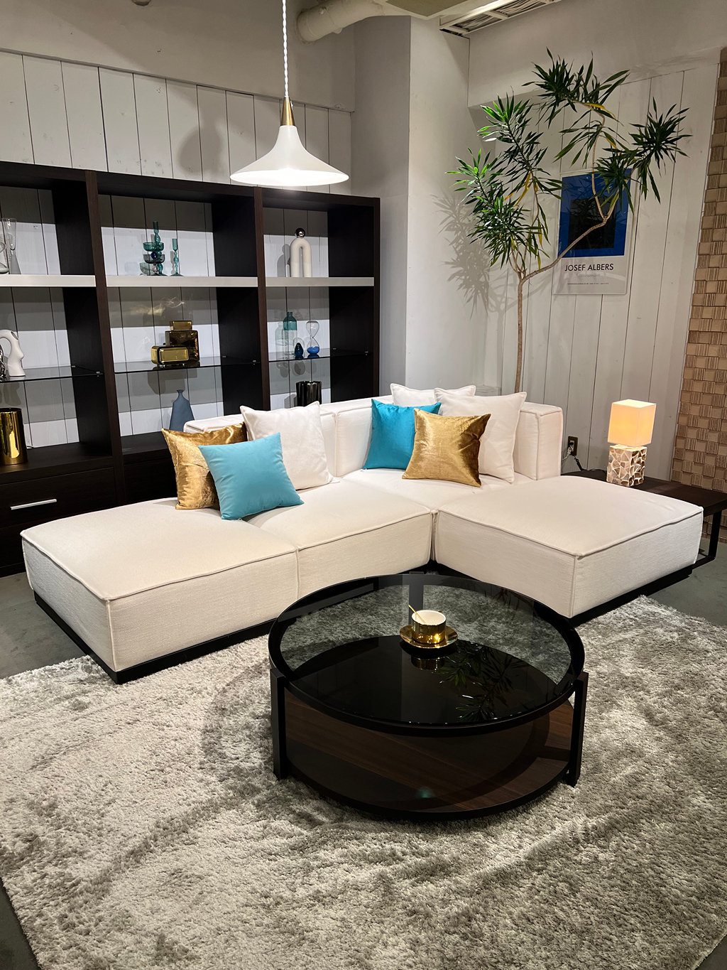 地中海インテリアとモダンの調和