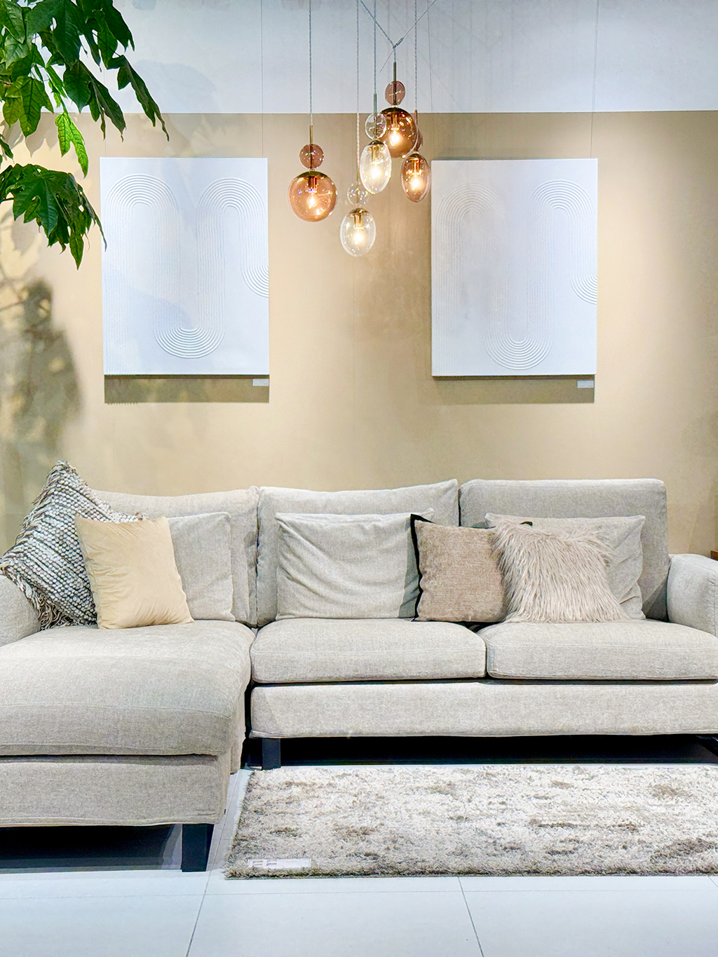 理想の寛ぎをもたらすグランドカウチソファ NUBE（ヌベ） k-082