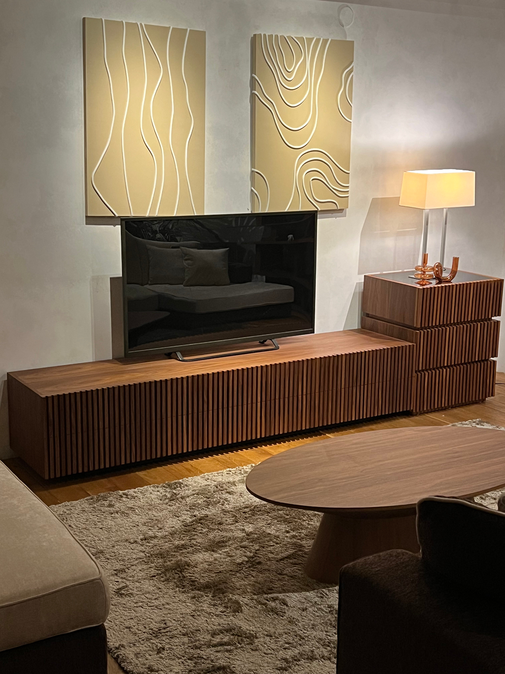 美しいテレビボードのご紹介