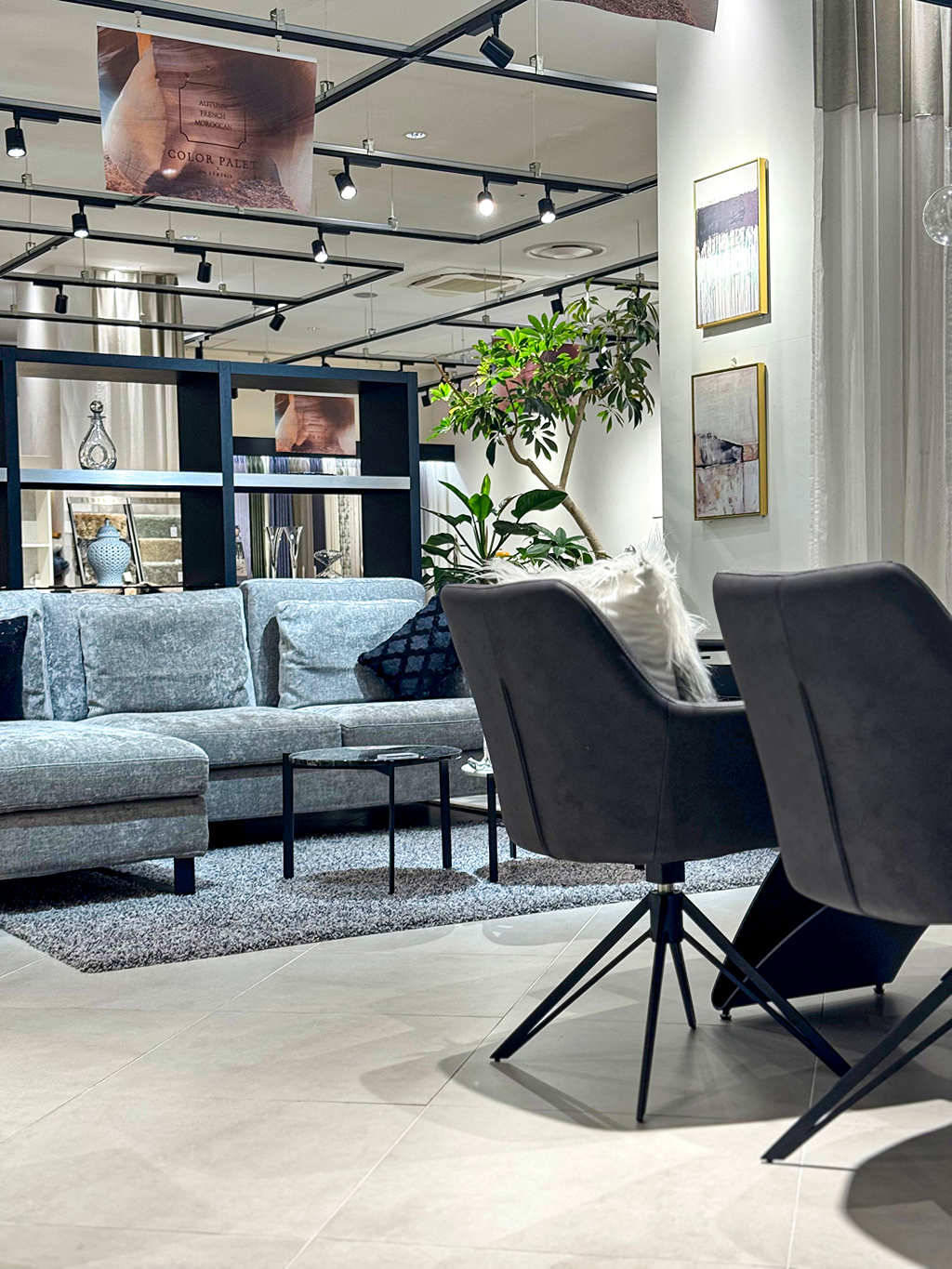 ラグジュアリーモノトーンインテリア