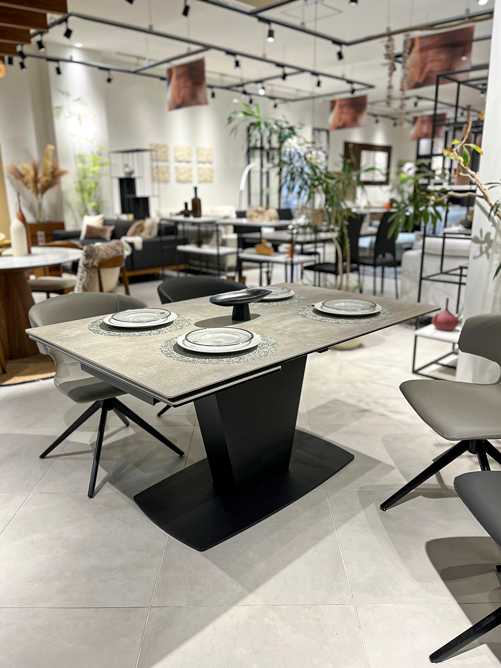 新商品　ダイニングテーブルの紹介