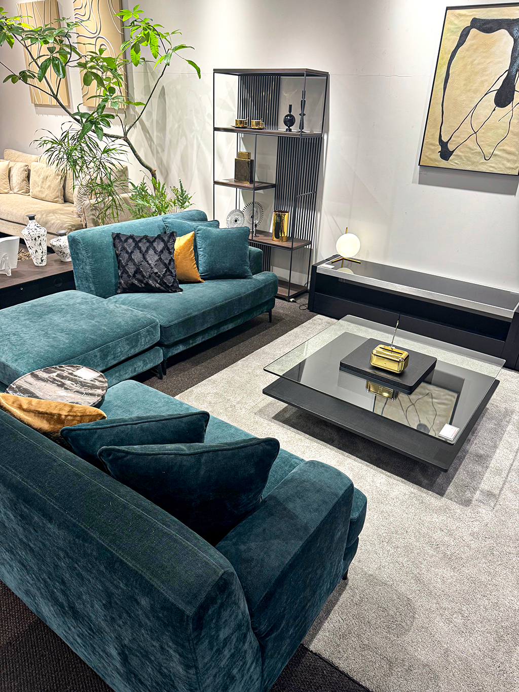 エメラルドグリーン×ブラックゴールド