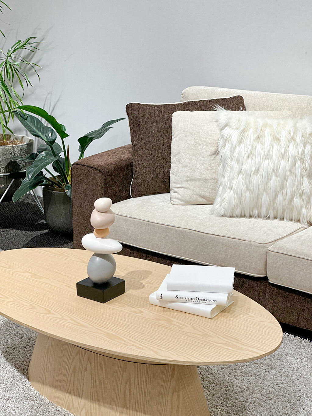 ナチュラルな木目のセンターテーブル